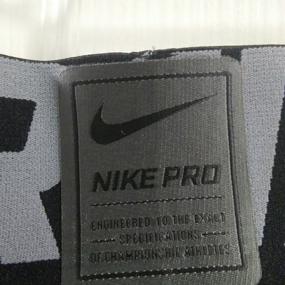 Nike Pro - Picture 4 of 6